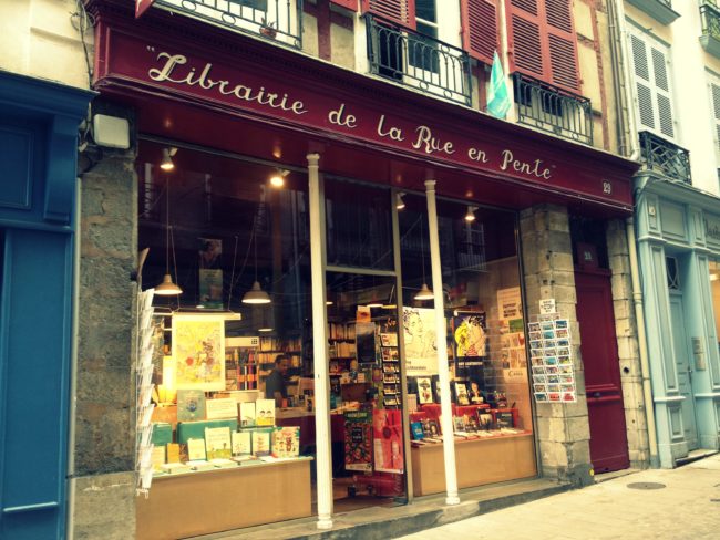 Librairie de la rue en pente 3